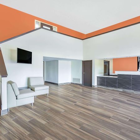 Super 8 By Wyndham Montgomery I-65 Bagian luar foto