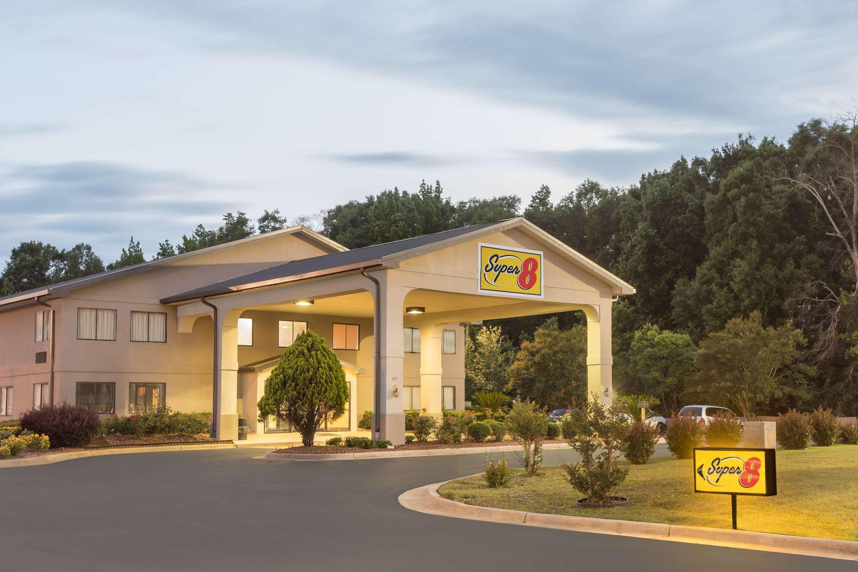 Super 8 By Wyndham Montgomery I-65 Bagian luar foto