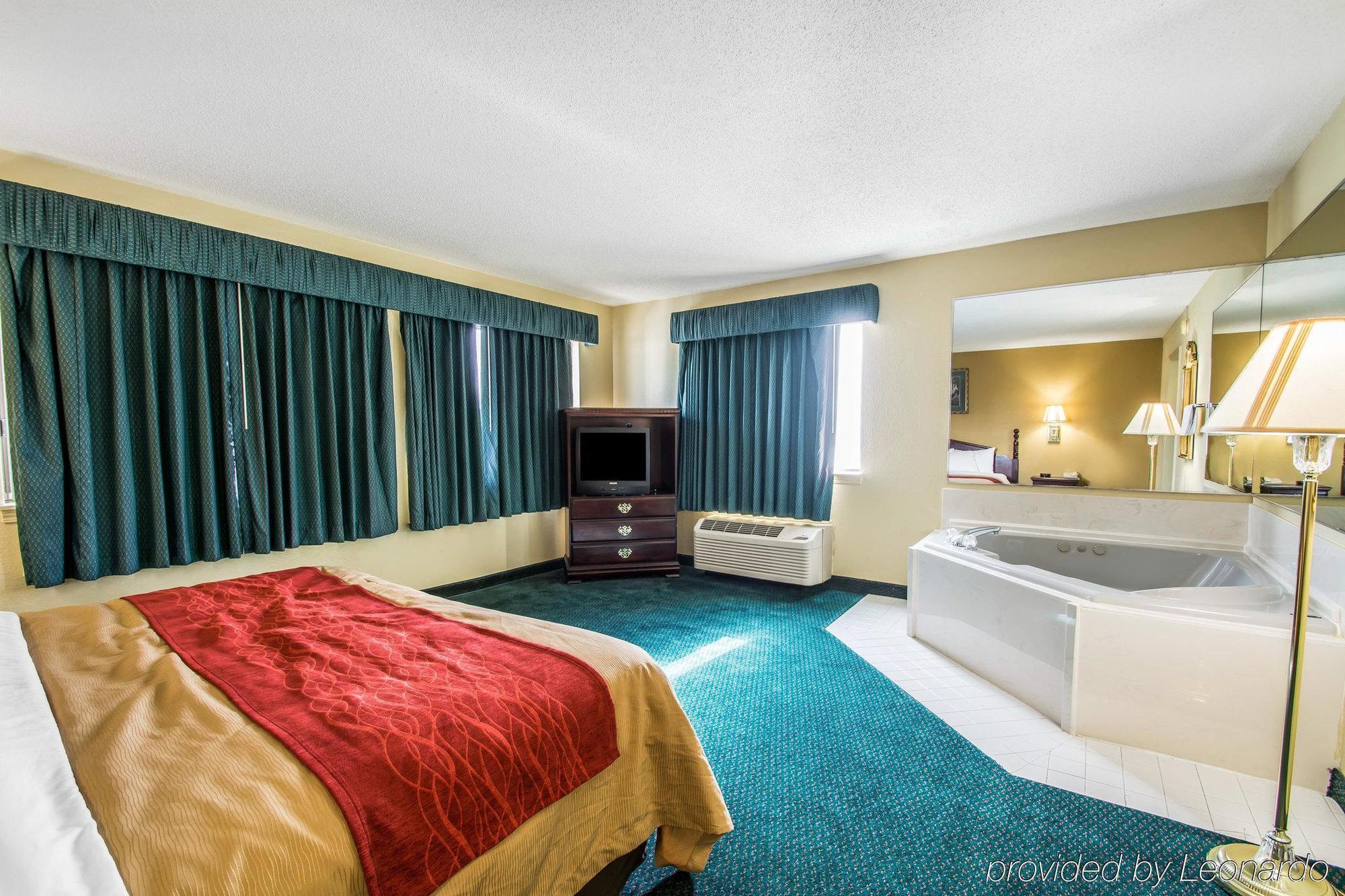 Super 8 By Wyndham Montgomery I-65 Bagian luar foto