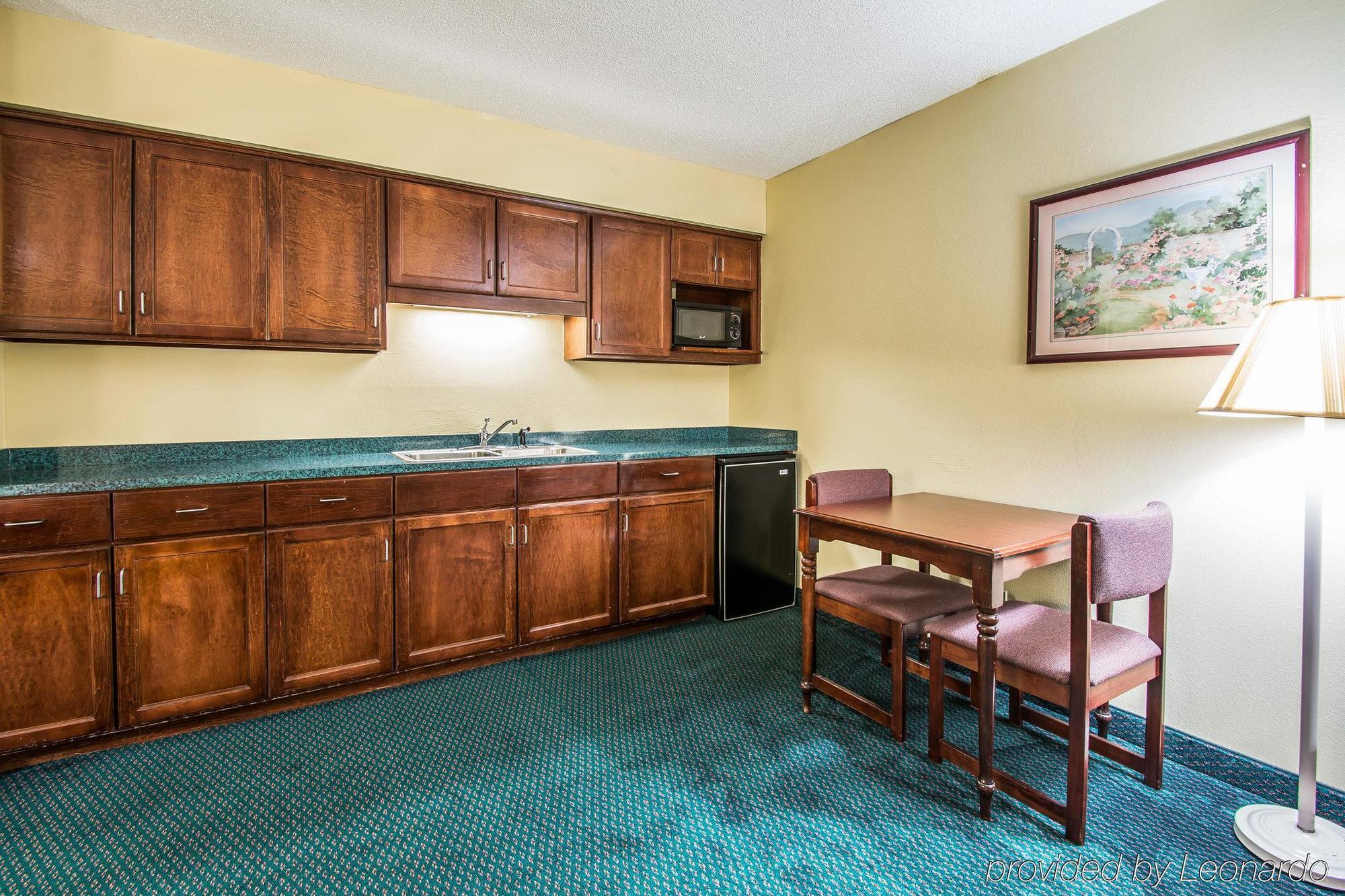 Super 8 By Wyndham Montgomery I-65 Bagian luar foto
